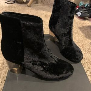 New rag & bone black velvet Drea boot / block heel